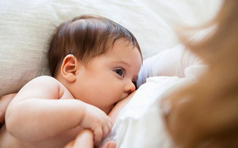 تقيؤ الطفل الرضيع بعد الرضاعة